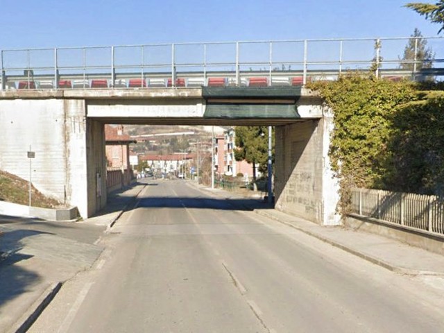 Demolizione e ricostruzione di impalcato di ponte in corso Alba